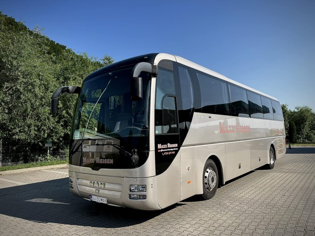 Transport persoane Brașov – microbuze și autocare Maxx Reisen